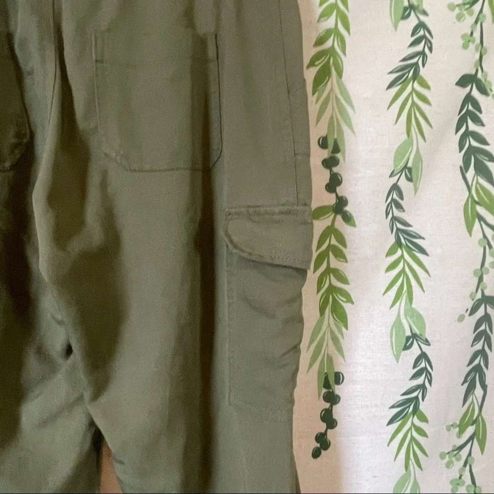 Size 12 Kids Olive Green Joggers A1